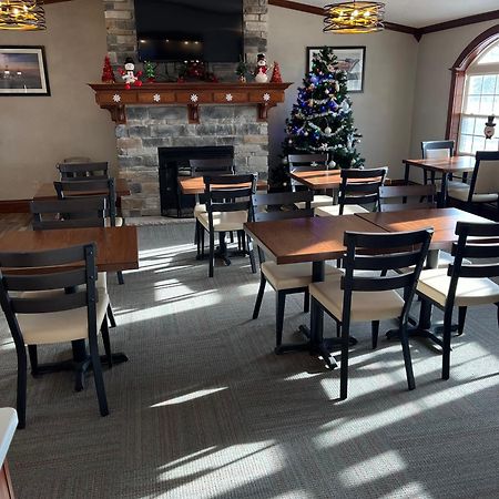 Fireside Inn And Suites Devils Lake Exteriör bild