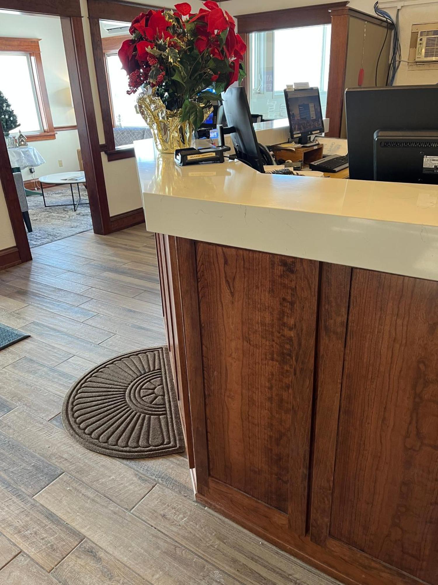 Fireside Inn And Suites Devils Lake Exteriör bild