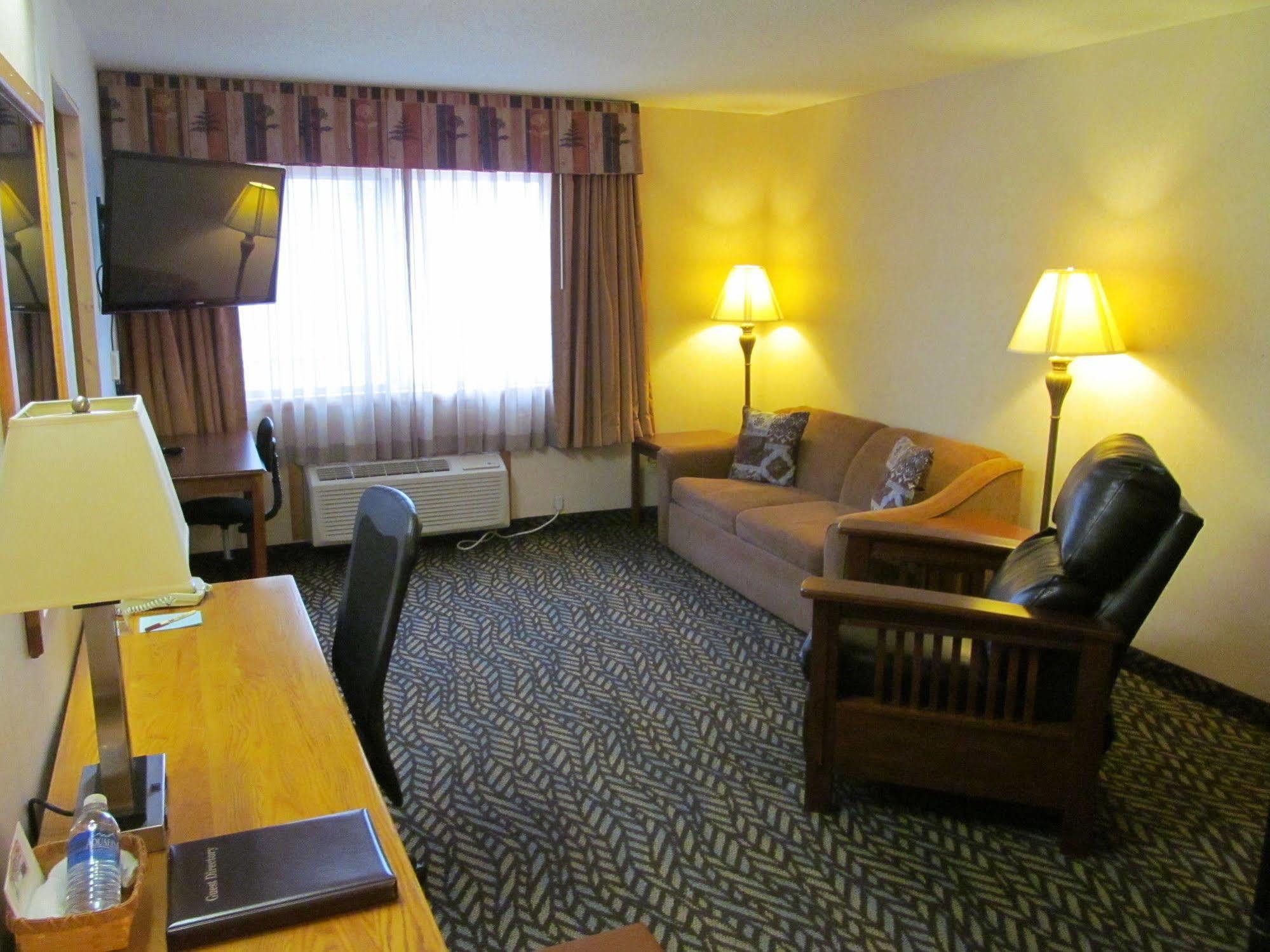 Fireside Inn And Suites Devils Lake Exteriör bild