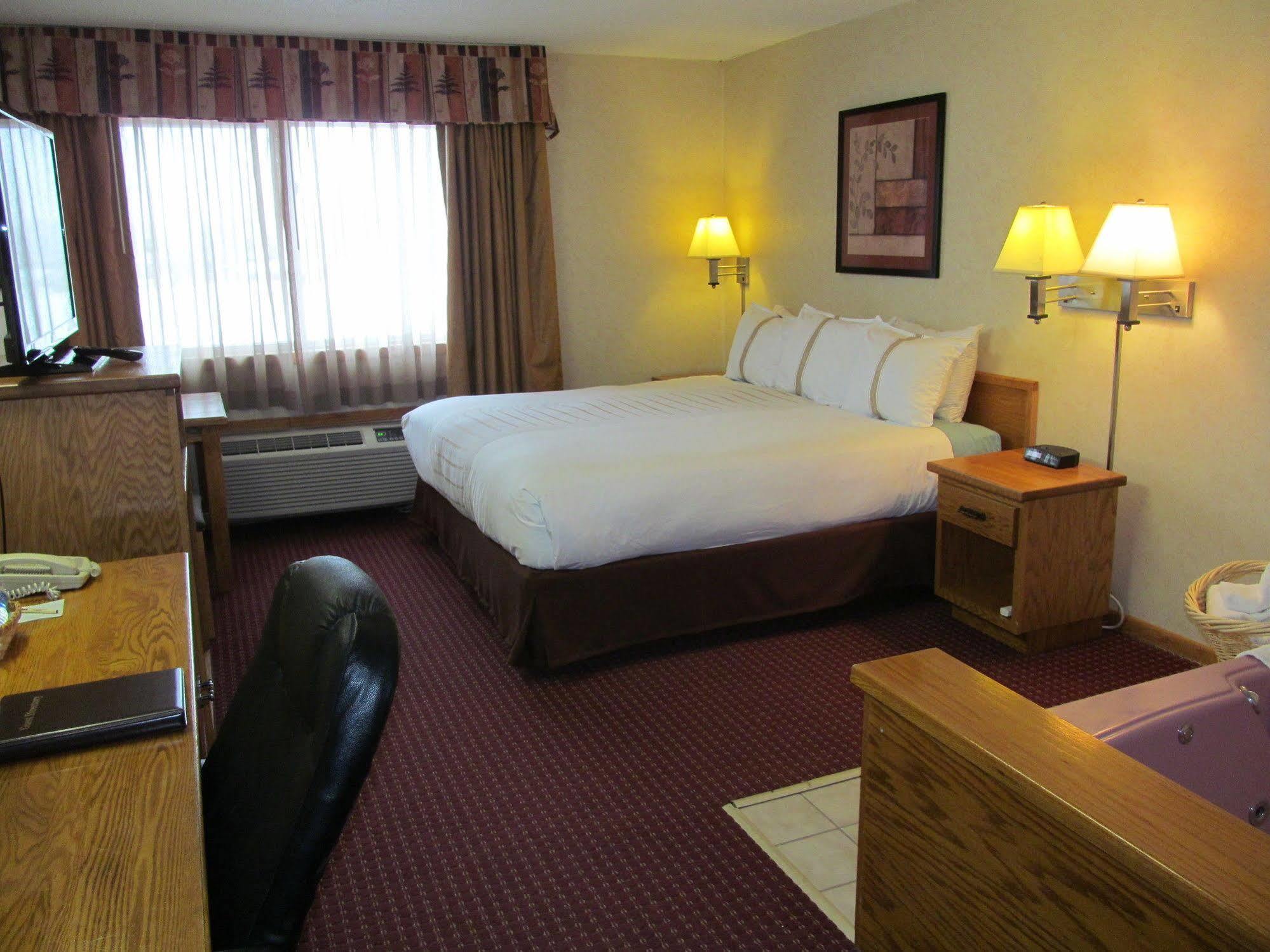 Fireside Inn And Suites Devils Lake Exteriör bild