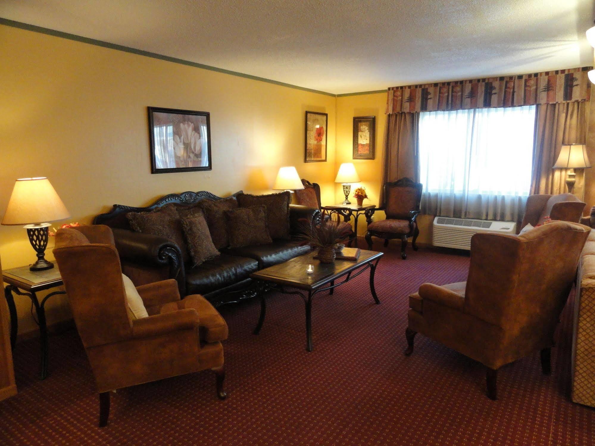 Fireside Inn And Suites Devils Lake Exteriör bild