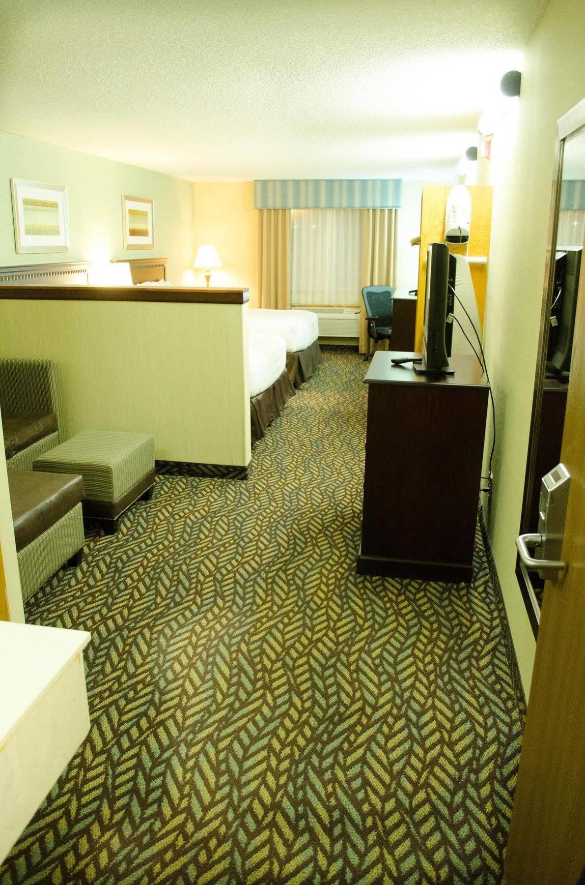 Fireside Inn And Suites Devils Lake Exteriör bild