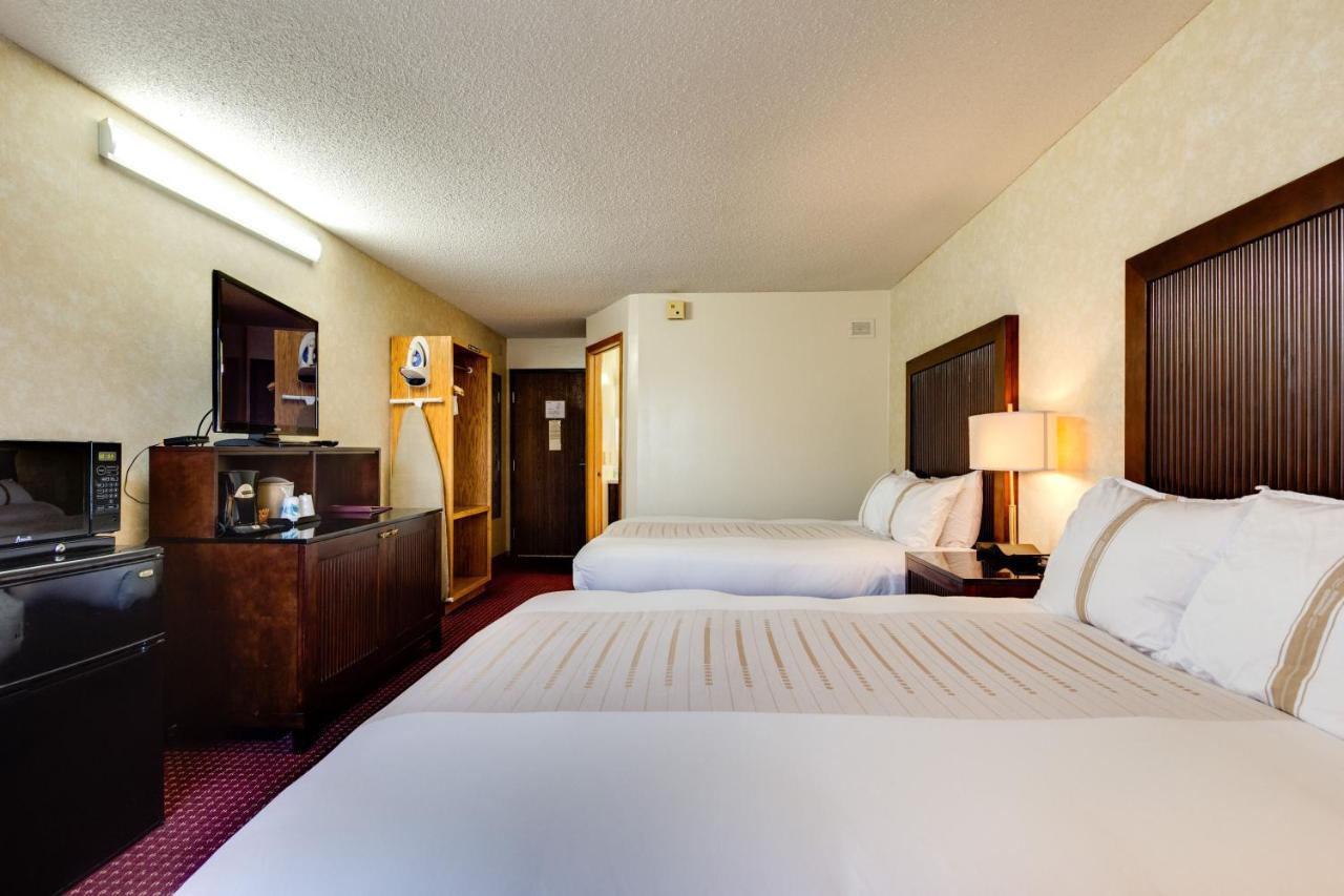 Fireside Inn And Suites Devils Lake Exteriör bild