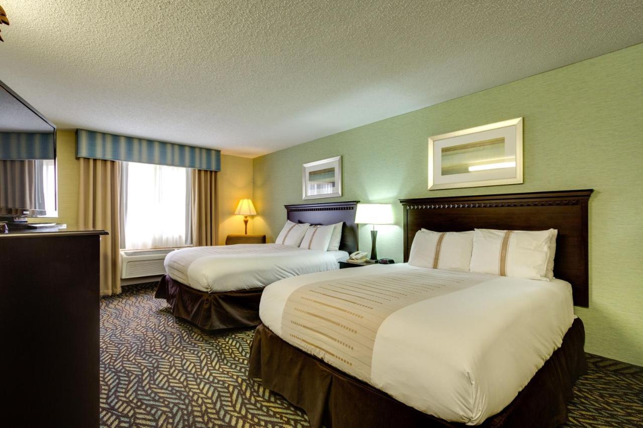 Fireside Inn And Suites Devils Lake Exteriör bild