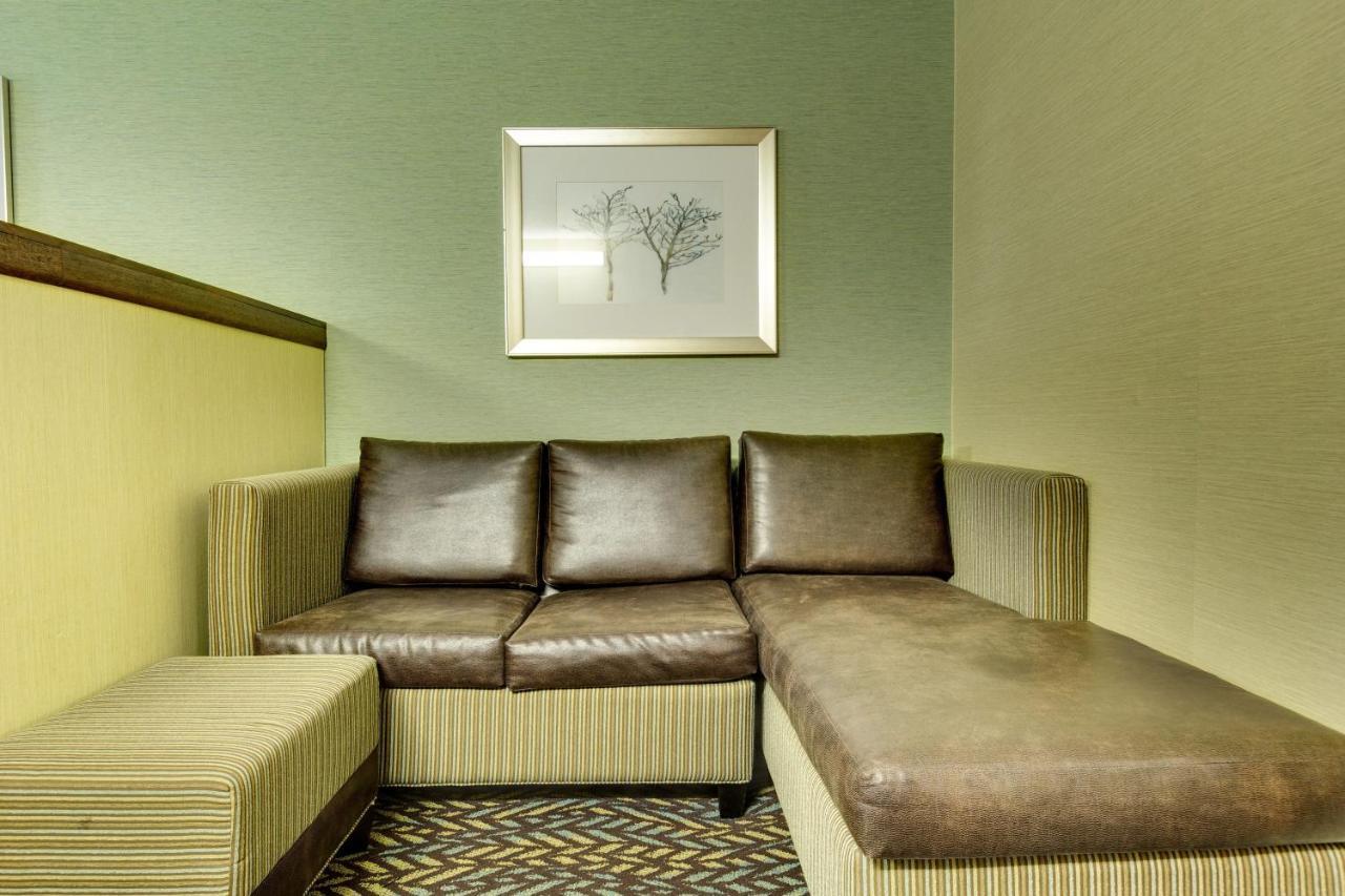 Fireside Inn And Suites Devils Lake Exteriör bild