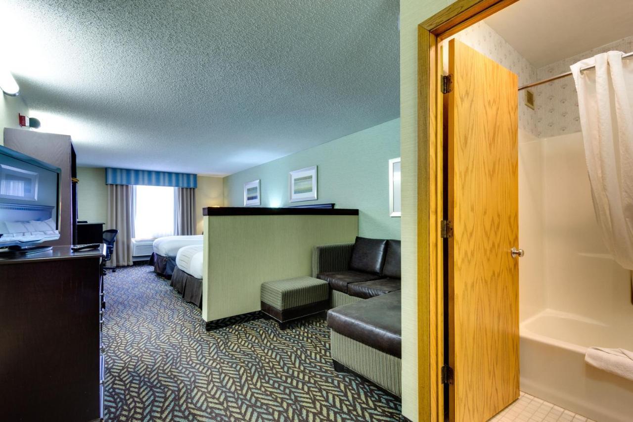 Fireside Inn And Suites Devils Lake Exteriör bild