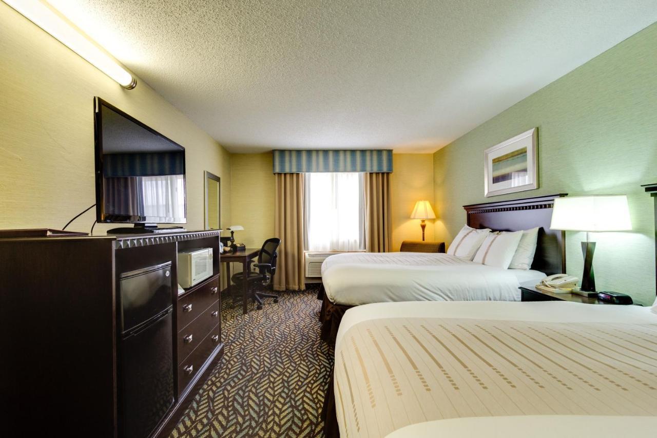 Fireside Inn And Suites Devils Lake Exteriör bild