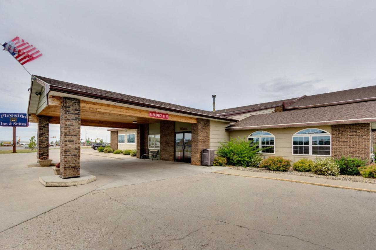 Fireside Inn And Suites Devils Lake Exteriör bild